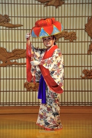 個室から大広間まで、琉球舞踊を堪能できます。