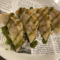 エビとモッツアレラチーズの揚餃子