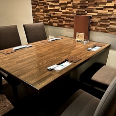 2Fのテーブル席