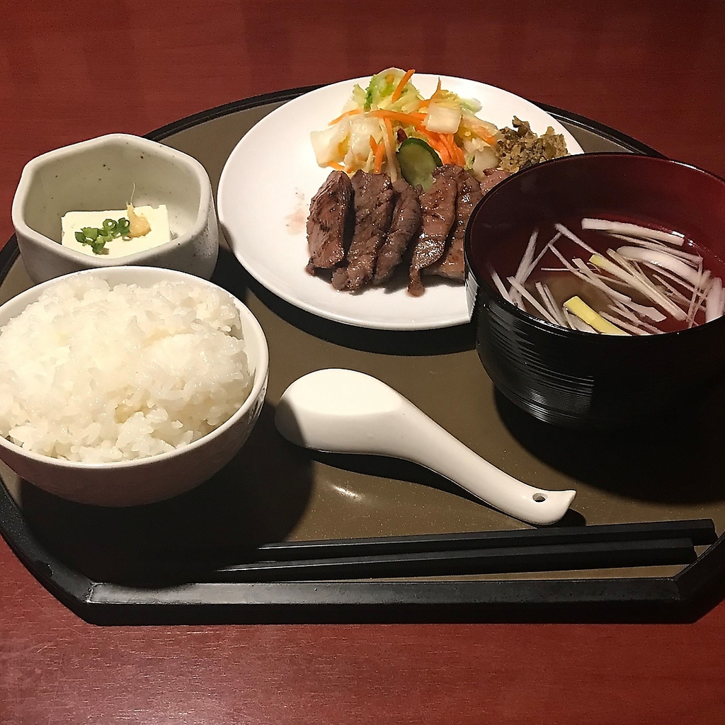 満を持して登場！集合郎 創業28年目の自慢の美味しい牛タン定食がランチでお召し上がりいただけます