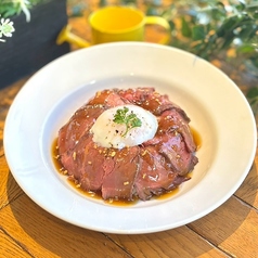 トリュフソース　ローストビーフ丼