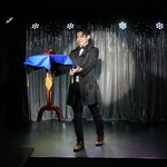 音響や照明器具を駆使し迫力満点のマジックショーをお届け！
