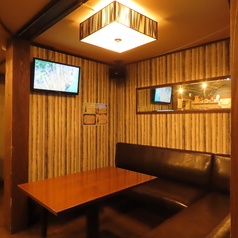 6名様までお座りいただけるゆったりと寛げるソファー席、小人数での宴会にも最適です★