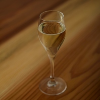 料理に合うワインを選んで、お好みの1杯をご提案！