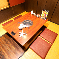 人数にあわせてお席をご用意致しますので、女子会や、合コン、各種宴会などあらゆるシーンに対応致します。もちろん貸切など団体様でのご予約も承っております。お仕事帰りに少人数で飲めるお席も◎お得なクーポンも多数ご用意しておりますのでお客様にぴったりのものをお選びくださいませ!