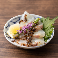 鯛の梅香る昆布締め