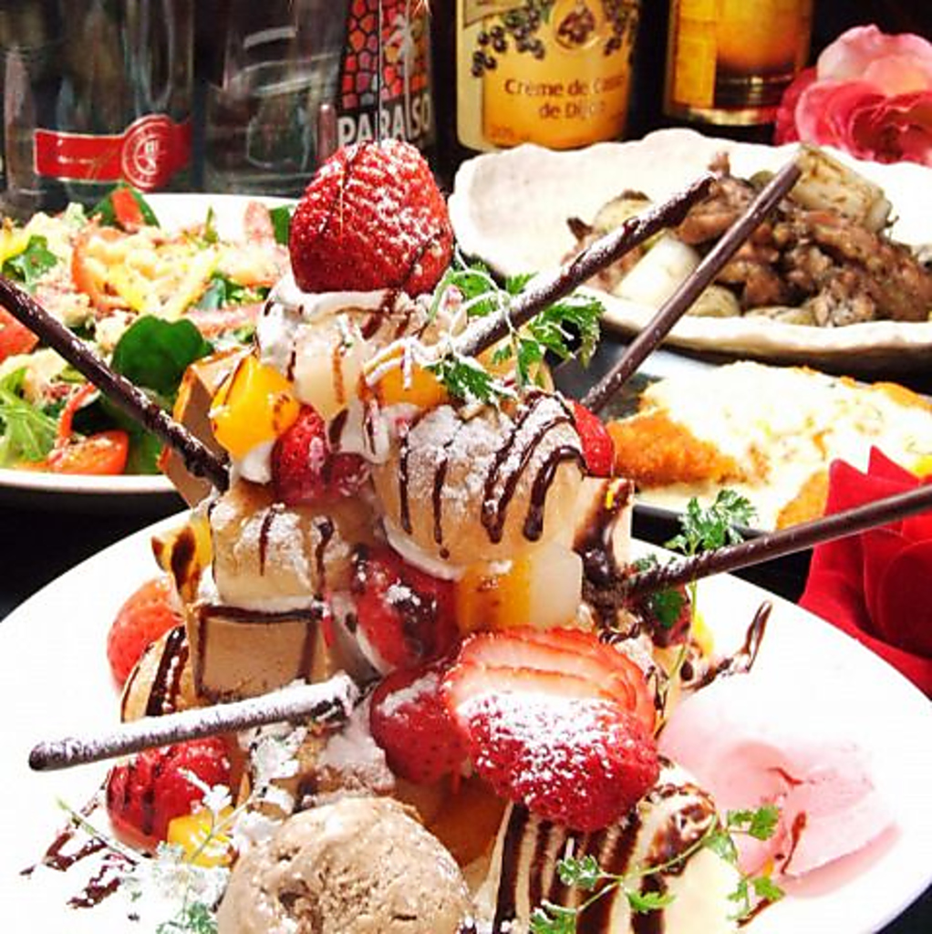 誕生日や記念日のお客様には、デザートタワーコースがオススメ！また、写真や花束など特典もご用意♪