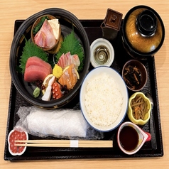 数量限定のお得なお刺身定食などあります！