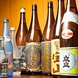 日本各地より厳選した地酒・焼酎。飲み比べを是非。