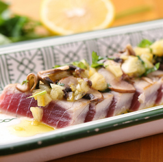 ＊マグロのタリアータ　塩レモンパクチーソース＊