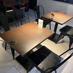 【テーブル席：2名席×3卓】