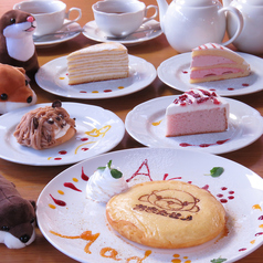 カワウソがいるcafeです 自家製ケーキを430円 ご提供 アルマド カフェアンドバー 東船橋店 ダイニングバー バル ホットペッパーグルメ