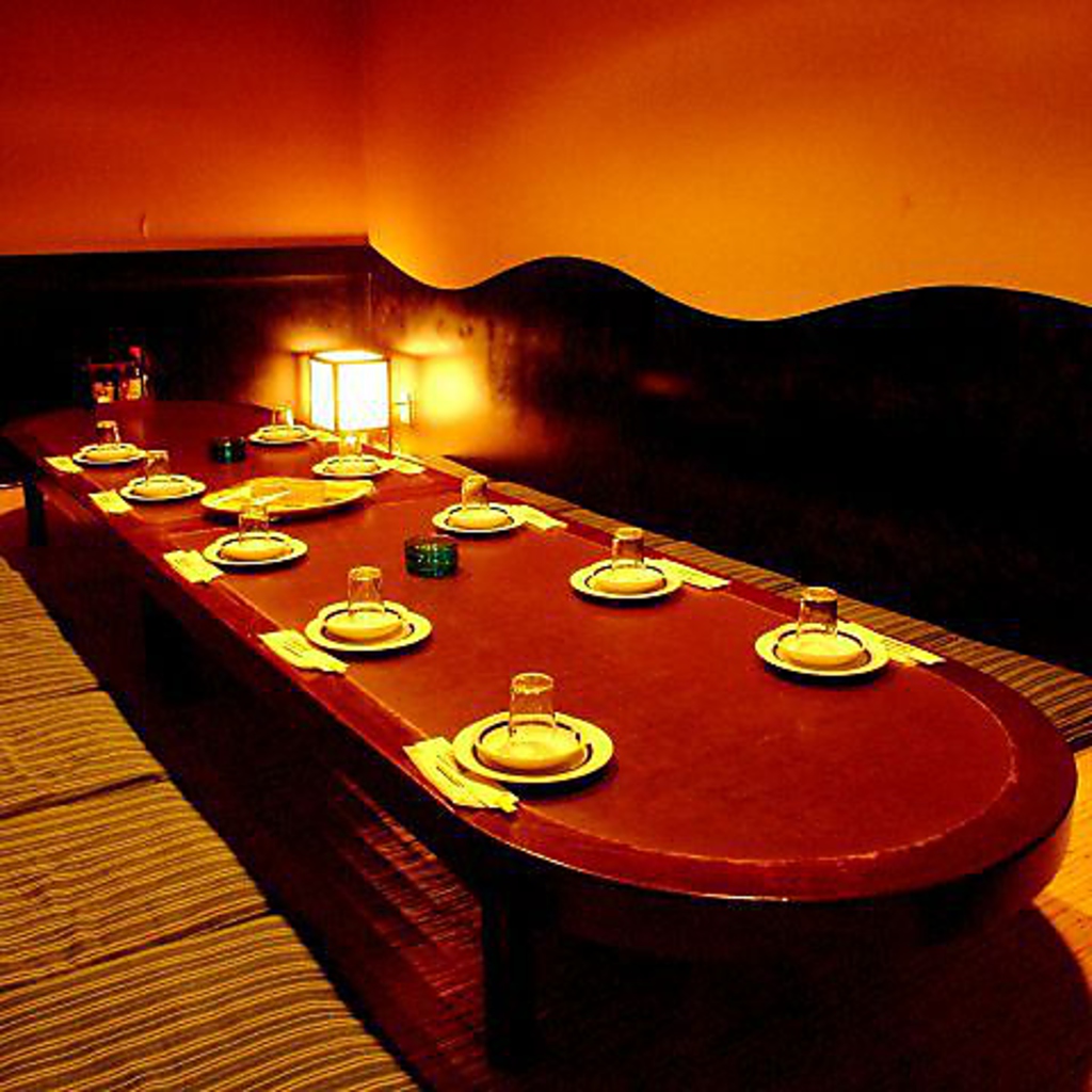 6～10名様向け、中規模の宴会にちょうどいい広さのお座敷個室もご用意しております！