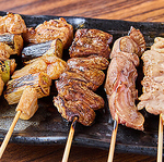 備長炭で焼かれた多彩な串焼きは五感を刺激する極上の逸品◎中でも自家製つくねは自慢のメニューです