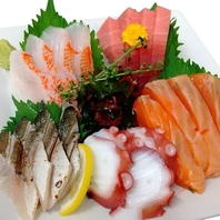 魚屋直営の鮮度！旬の海鮮を刺身・揚げ物・焼き物で堪能