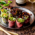 本日の生春巻き２種盛り合わせ♪生春巻きの種類も豊富なラインナップ！好きな人は全種類制覇してね♪