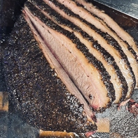 10時間スモークしたこだわりのブリスケット