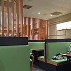 4名様用のお席です。気の合う仲間と楽しい時をお過ごしください。