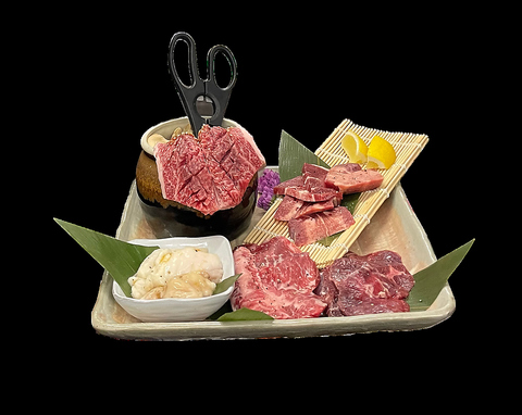 宴会予約受付中。忘年会コース（飲み放題付き）\5,000税込/お一人様　～11月末まで