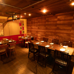 9名様～ご利用いただける個室。会社のご宴会にご利用ください（個室料無料）