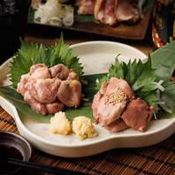 鮮度が命！とろける旨味の地鶏肝刺し2種を食べ比べ！