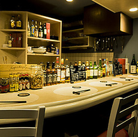 白を基調としたお洒落な店内