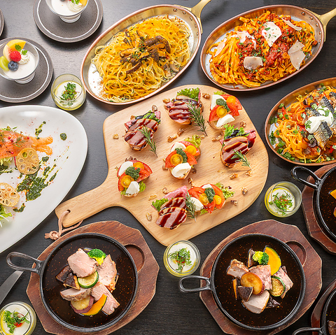 地元食材をふんだんに使用。落ち着いたホテル空間でゆったりと過ごせる「大人の宴席」