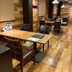 当店は店舗貸切も可能です！31名様～MAX50名様までとなります。店舗貸切は要相談となりますので、お気軽にお問い合わせください。 自分たちだけの特別な場所で、思い出に残る瞬間を楽しんでみてはいかがでしょうか！