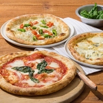 高温窯で焼き上げた熱々チーズと厳選素材のラパウザ自慢の本格ピザはいかがでしょうか？