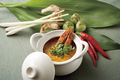 料理メニュー写真 トムヤムクン　有頭海老を贅沢に用いた世界三大スープ