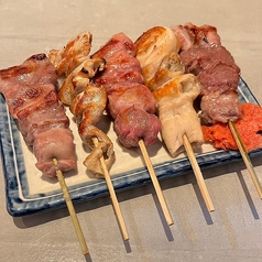 【新鮮もつ焼き＆名物刺し】