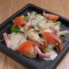 白菜の焼きシーザーサラダ