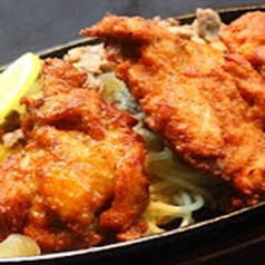 特製から揚げ3こ＆ 当店名物の牛肉鉄板パスタ