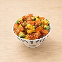 サーモンアボカド丼