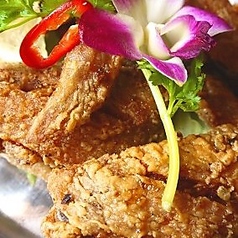 手羽先の唐揚げ　ヌックマムバター風味