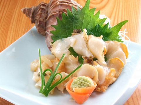 新鮮で旬な魚介類と、和食をお酒と共に楽しめるお店“酒房みやま”