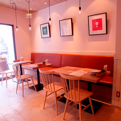 ご人数によってお席をご用意いたします。