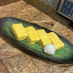 丁寧に焼き上げた出し巻き玉子は出汁の風味が口いっぱいに広がる。明太子など種類も豊富に揃えます★