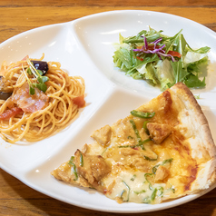 平日ランチ限定ハーフセット◎選べるパスタとピザを堪能