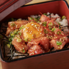 本鮪ユッケ丼