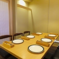 完全個室の和割烹をイメージした店内は、大人の隠れ家のような雰囲気を演出。大切な人とのデートや、ご接待などにもおすすめです。大切な方とのお食事に最適な空間となっております。完全プライベートな飲み会も大歓迎！各種ご宴会やご家族でのお集まりにもオススメです。
