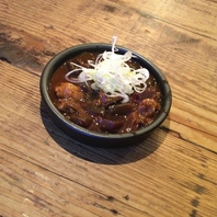 牛すじ肉と牛アキレスをトロトロに煮込みました