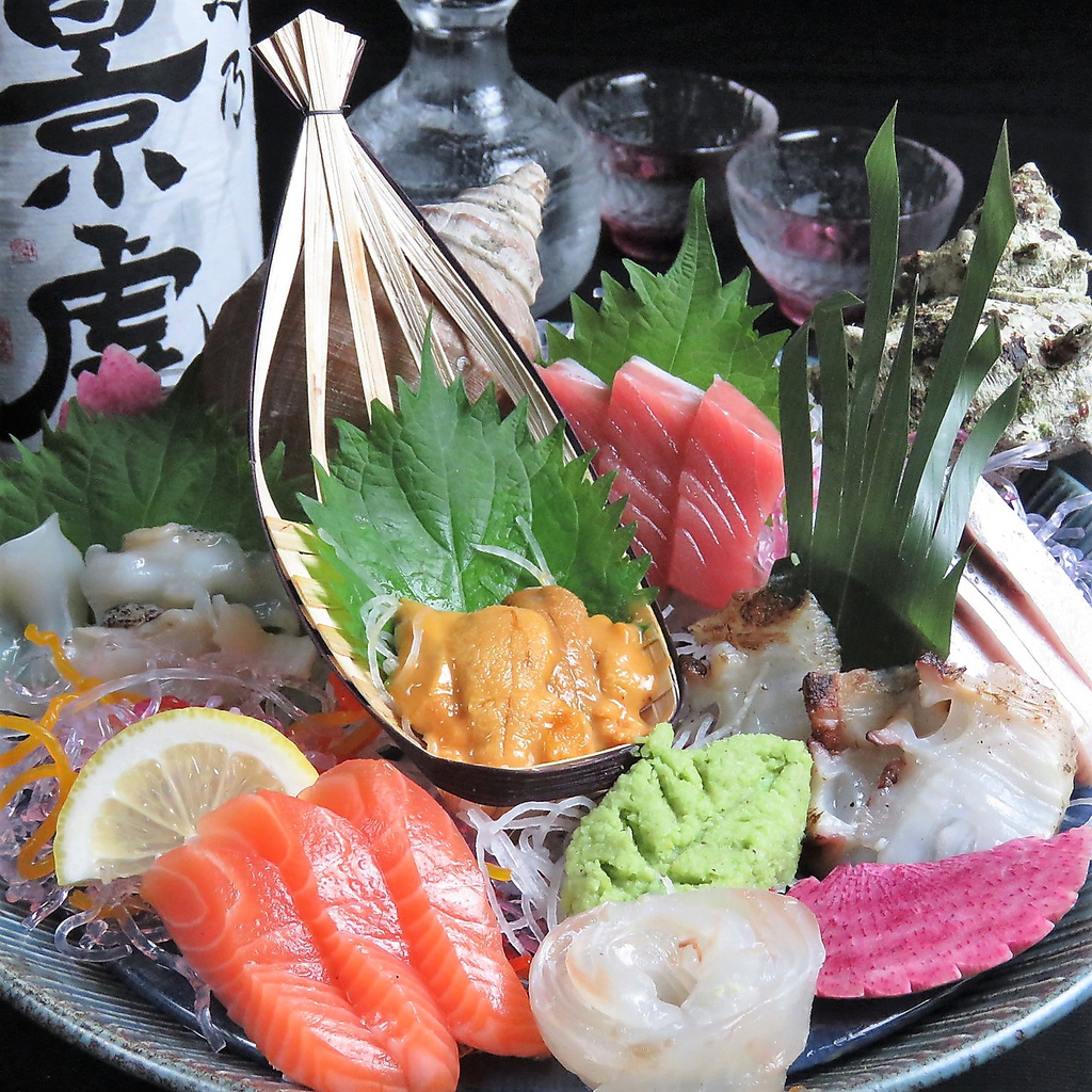 鮮魚を始め、料理にはこだわっております。各地から厳選した食材を仕入れていますよ♪