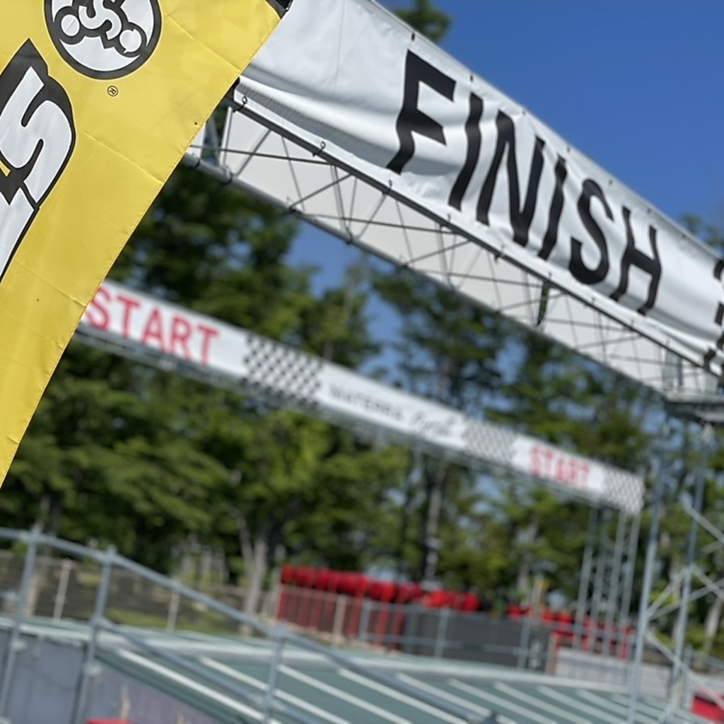 ストライダーが本格的に楽しめるサーキットコースも完備！直接地面を蹴って進む自転車で楽しく運動！