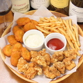 料理メニュー写真&nbsp;ナゲット、唐揚げ、フライドポテト