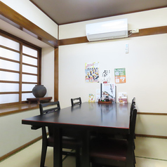 少人数でもご利用可能な個室もございますので、ご親族様の顔合わせや会社の接待など、大切な場に是非ご活用ください。