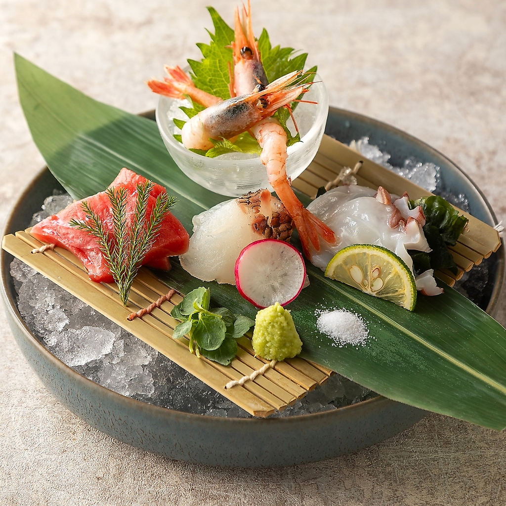 新鮮なお刺身はもちろん、趣向をこらした和食をゆっくりとお楽しみください。