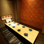 8名様～10名様位に最適な掘りごたつ個室や4名様や6名様の半個室席などプライベート空間充実♪