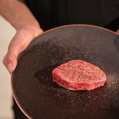 贅沢な肉の饗宴 - 高級感あふれる至福のひととき