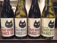 フランス各地から取り揃えたワイン～猫のラベルも！